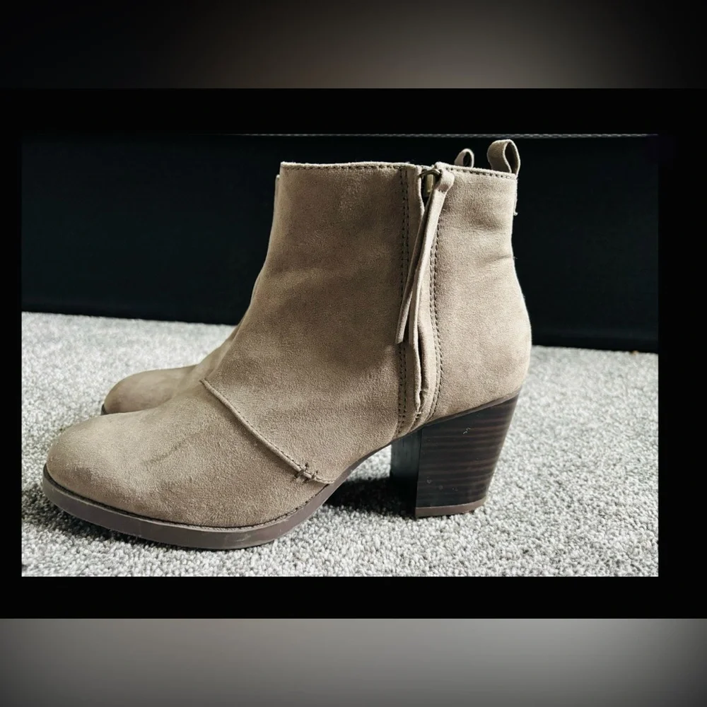 Old Navy Mid Boots With Heel/ Taupe/Sz. (8) - Picture 11 of 12